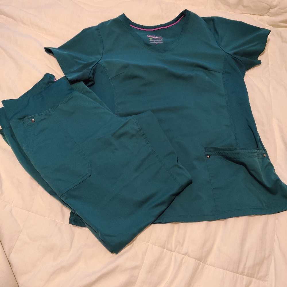 Scrub set